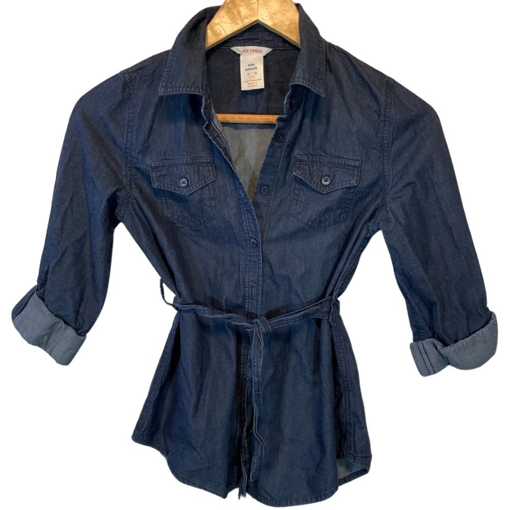 👣 5/$25 - Dark Wash Collared Button Up Denim Blouse w/ Belt Detail